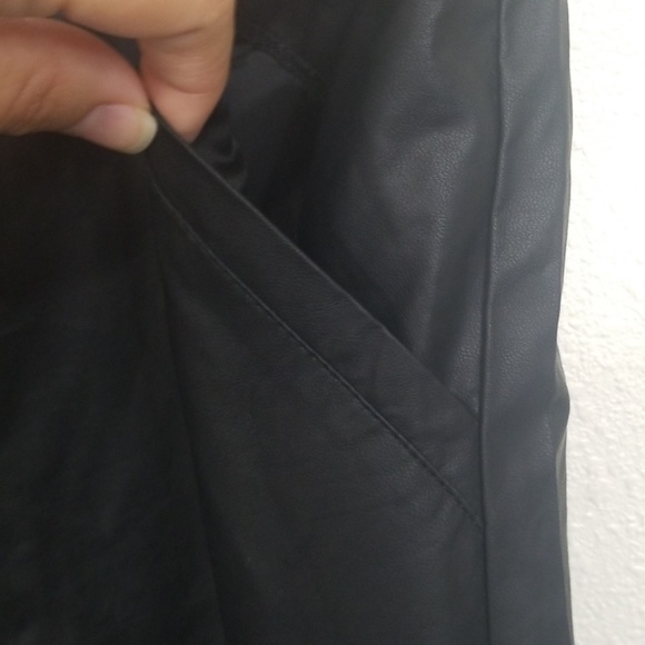 🆕️ JustFab vegan leather joggers L - Picture 5 of 7